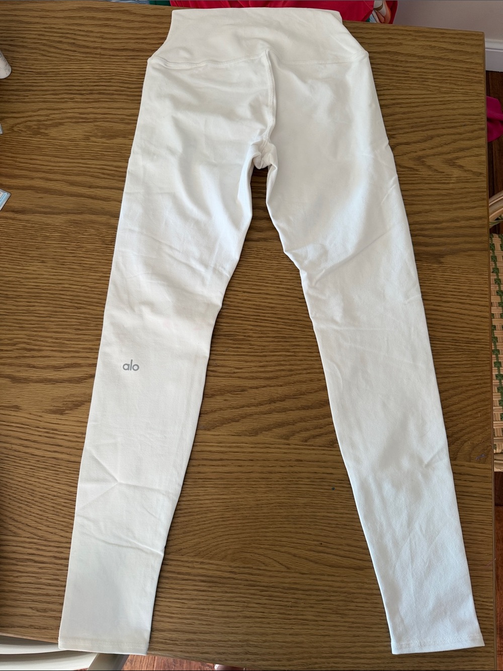 ALO Yoga White High-Rise Women’s leggings size Medium